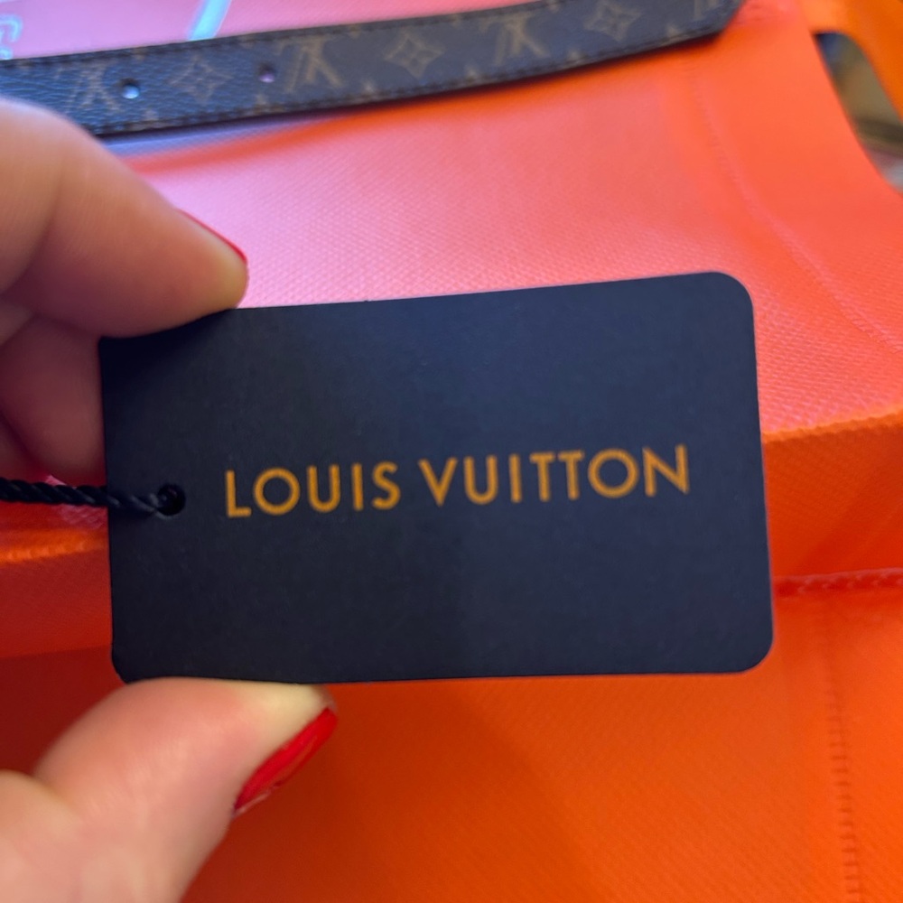 LV Iconic Circle 20mm Reversible Monogram Belt - Picture 7 of 7